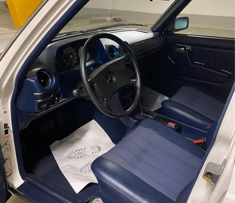 Mercedes „Cobra” impecabil, de 45 de ani vechime - Foto: Facebook Automarkt Schweiz