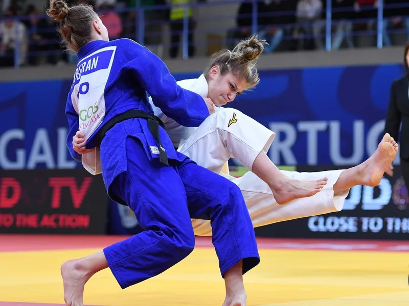 Judoka Florentina Ivănescu a dat de tatami cu Faranghiz Hojieva și a luat bronzul la Taşkent. - Foto: Facebook/Comitetul Olimpic și Sportiv Român