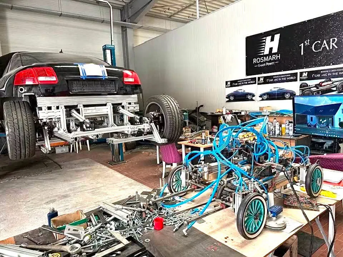Un bârlădean lucrează la mașina viitorului. A făcut un Audi A8 care merge cu aer. Nu consumă carburant - Foto: Facebook / Autoritatea Națională pentru Cercetare