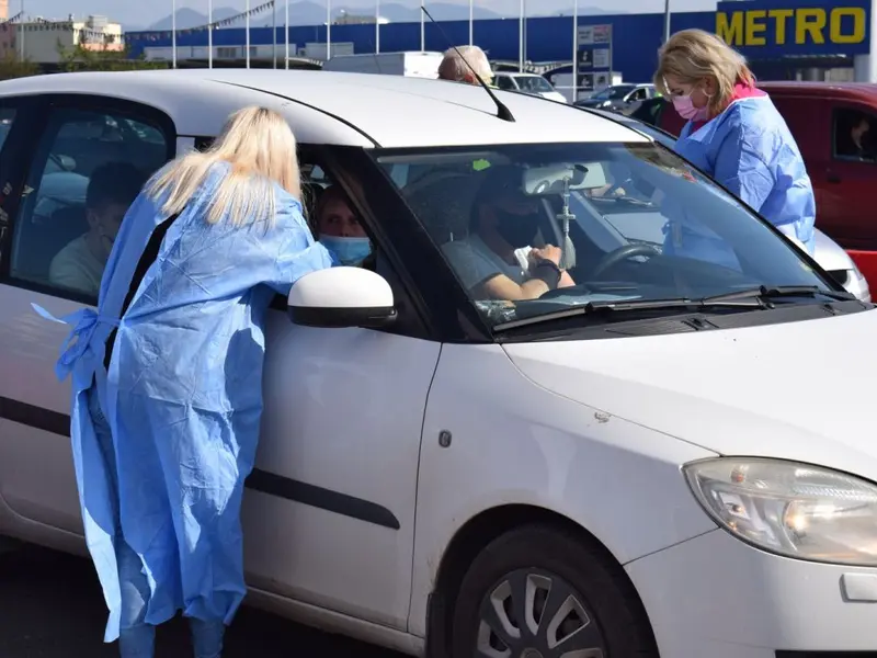 Vaccinare drive-thru la Deva/Foto:G4Media