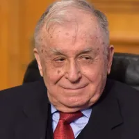 DOCUMENT Se cere retragerea titlului de revoluționar acordat lui Iliescu. A fost un comunist notoriu