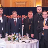 Pr. Ionuț Mavrichi  (al doilea din dreapta), alături de premierul Ludovic Orban, președintele PSD, Marcel Ciolacu, și senatorul social-democrat Titus Corlățean