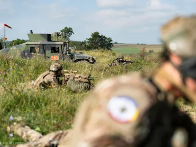 Militarii fac instrucție - Foto: Facebook/ MApN