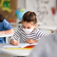 Trei sferturi dintre profesori și părinți și peste jumătate dintre copii consideră necesară redeschiderea școlilor/FOTO: Getty