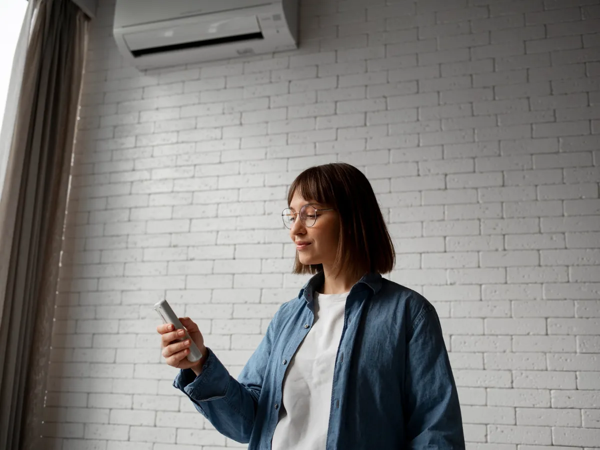 Foto: Zilele toride au dus la un consum record de energie electrica Sursa: Freepik