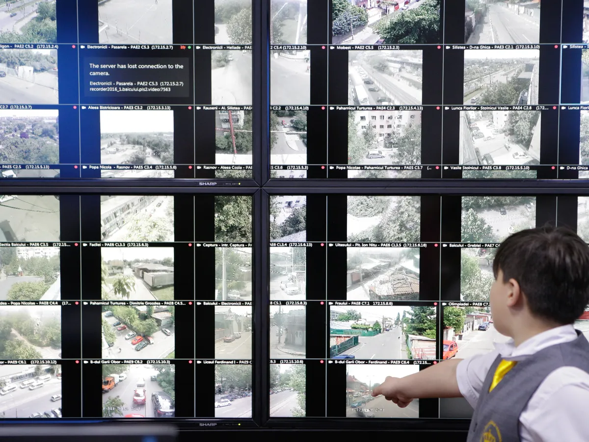 Big Brother în Centrul Istoric. Poliţia Locală a Capitalei - licitaţie pentru un sistem de monitorizare video