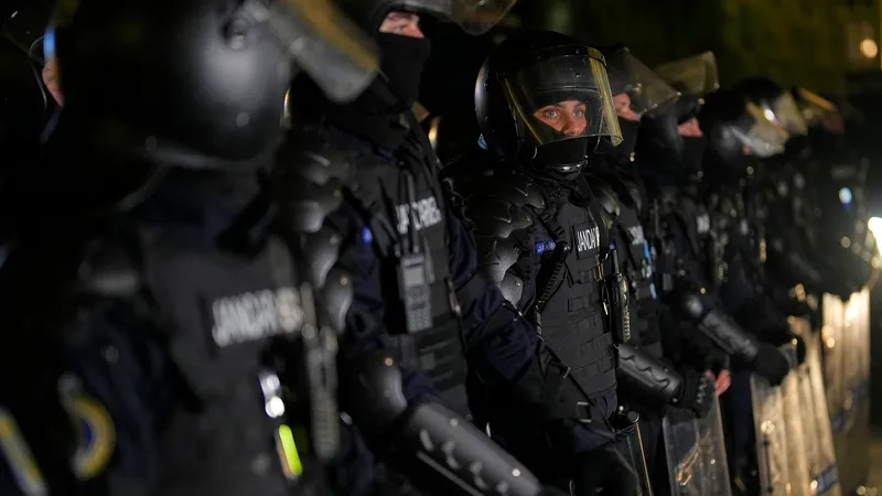 Forțele de ordine, desfășurate în București. Autoritățile avertizează: „Nu vă lăsați manipulați!” - FOTO: Profimedia(imagine cu rol ilustrativ)