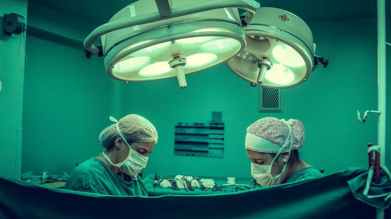 Copilul căruia i-a fost reatașat piciorul tăiat - Foto: Pexels