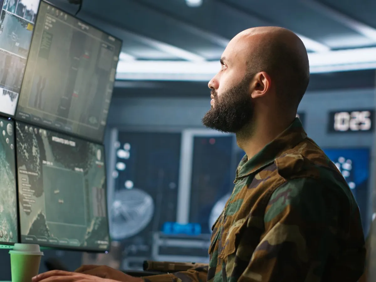 Scandal de corupție la NATO: contracte trucate pentru Elbit, România implicată în transferuri de bani - Foto: Freepik (Imagine cu rol ilustrativ)