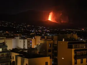 Alte trei orașe din La Palma evacuate din cauza erupției vulcanice/foto: getty