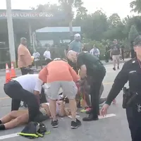 O camionetă a intrat intenționat în participanții la o paradă gay din SUA. / Foto: agerpres.ro