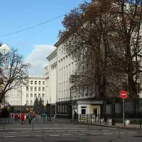 Ferestre şi uşi camuflate cu saci de nisip, întuneric total. Cum conduce Zelenski Ucraina din buncăr - Foto: Wikimedia/Wadco2/CC BY-SA 3.0