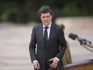 Nicuşor Dan la o ceremonie militară şi religioasă, organizată de MApN - Foto: INQUAM PHOTOS/George Călin
