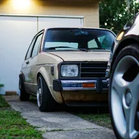 Cât de legal este să parcheze vecinul mașina în fața casei tale? În ce condiții poate fi amendat? Foto: Pexels (fotografie cu caracter ilustrativ)