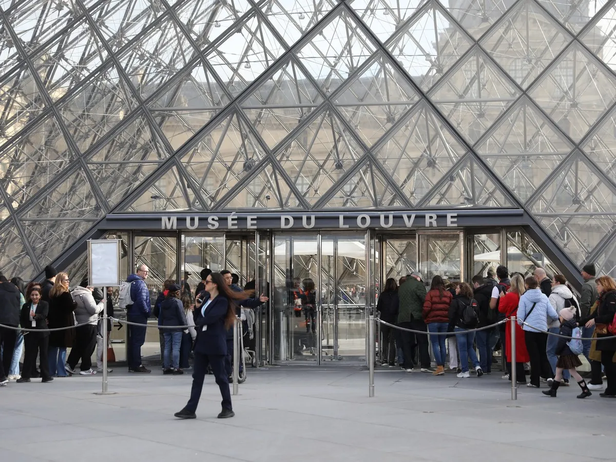 Muzeul Luvru Paris - Foto: Profimedia Images