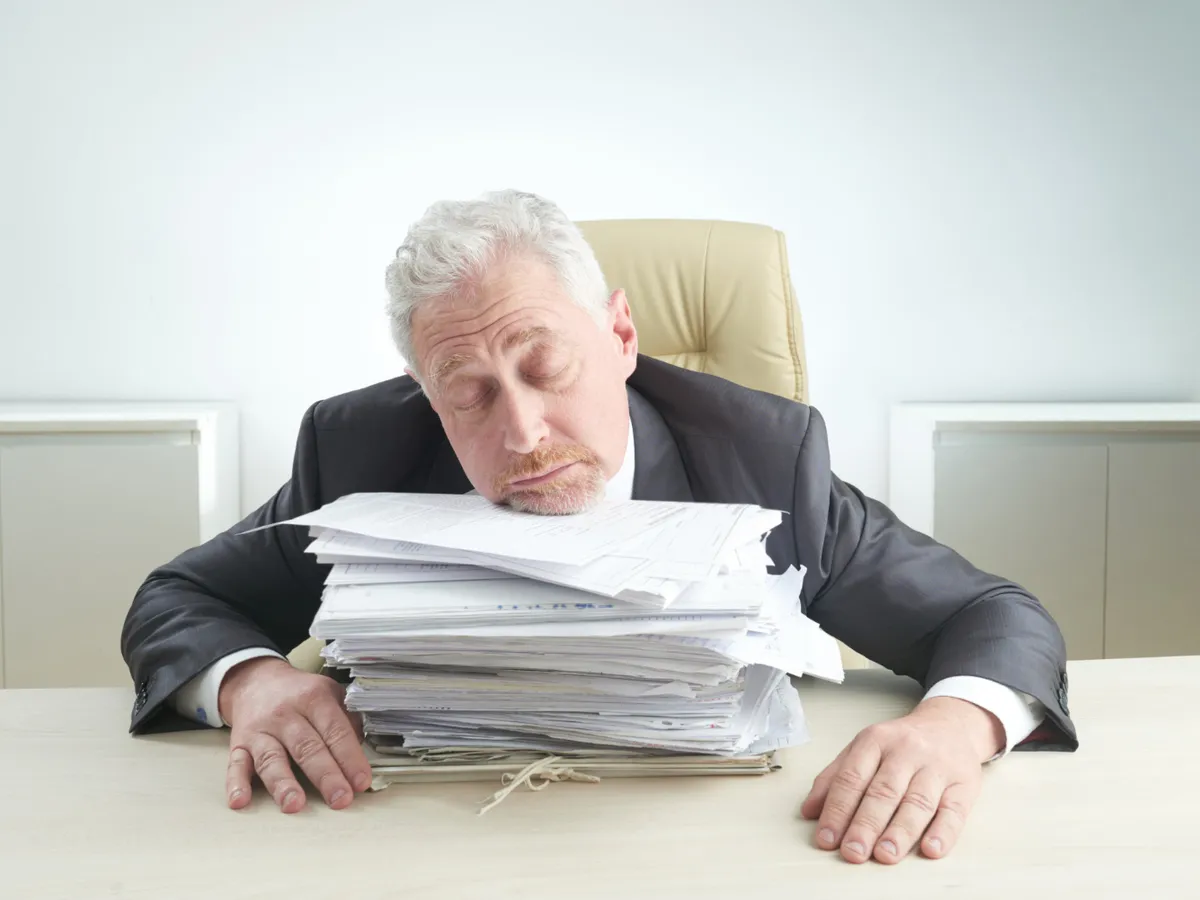 Pensionar cu documente Foto: Freepik (rol ilustrativ)