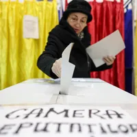 ALEGERI PARLAMENTARE Prezență uriașă: 250.000 de oameni au votat în plus față de acum 4 ani - Foto: INQUAM PHOTOS / Octav Ganea