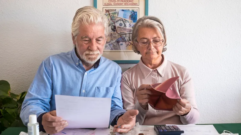 Abia la vară cresc pensie la Mica Recalculare. Datele pensionarilor nu pot fi introduse OFICIAL Foto: Freepik (fotografie cu caracter ilustrativ)