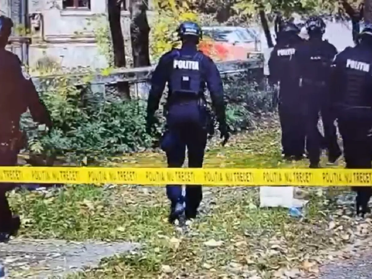 Poliția l-a oprit pe bprbatul care voia să-și dea foc - Foto: captură imagini amator