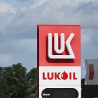 Lukoil nu mai livrează petrol Ungariei după ce Ucraina a înăsprit sancţiunile Foto: Profimedia Images