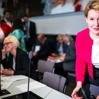 Ministrul german al Familiei, Franziska Giffey, considerată o stea în ascensiune a Partidului Social Democrat (SPD), a demisionat. / Foto: handelsblatt.com