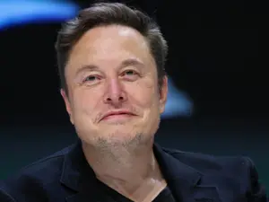 Elon Musk s-a întrebat de ce „nimeni nu încearcă să îi asasineze pe Biden și Kamala Harris”. Ce a urmat după aceea