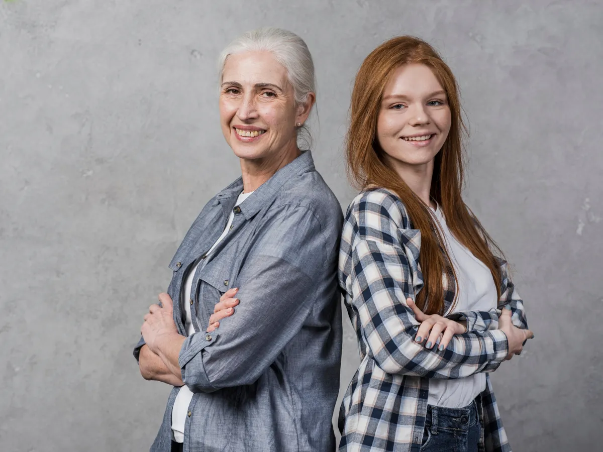 Pensionară și fată Foto: Freepik (imagine cu rol ilustrativ)