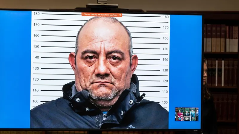 "Regele cocainei" cu un imperiu cât a lui Escobar a pledat vinovat. Se plimba prin junglă pe măgar - FOTO: Profimedia