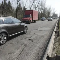 Gropile nu le numără nimeni, dar Guvernul vrea să crească și de 4 ori amenzile pentru rovinietă. / Foto: Inquam Photos / Octav Ganea