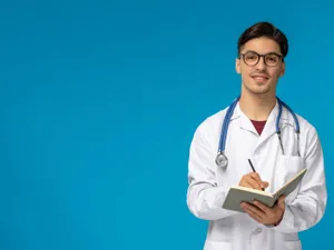 Foto: Medicii care lucrează și la privat vor fi verificați Sursa: Freepik