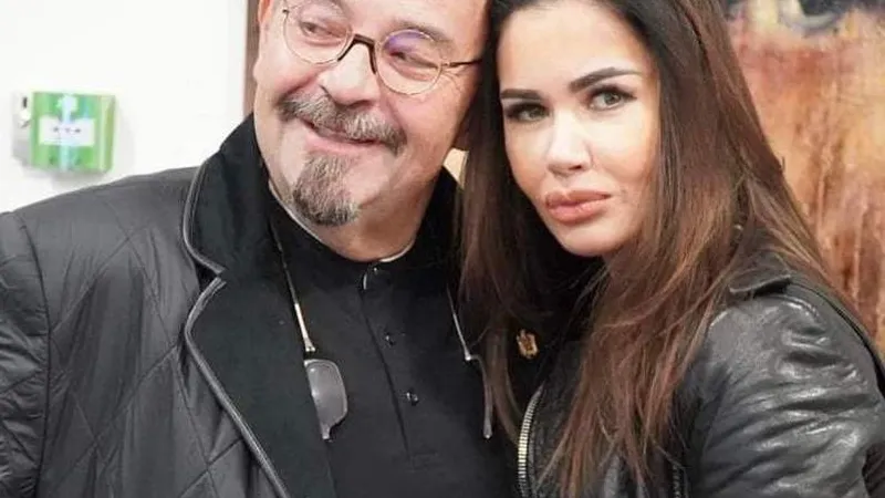 Oana Zăvoranu, director de comunicare la Primăria Sector 5, prestează gratis pentru Piedone. / Foto: spynews.ro