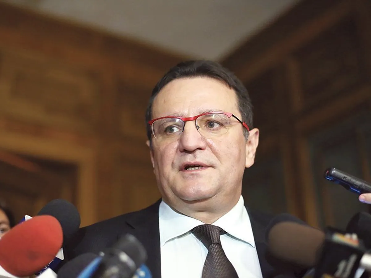 George Maior este acuzat că a intervenit pentru a-i rezolva lui Victor Ponta problemele cu ANAF.