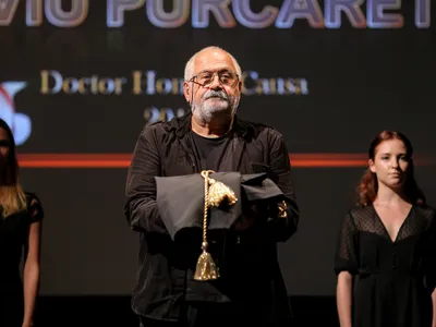 Silviu Purcărete  la ceremonia de acordare a titlului de Doctor Honoris Causa - Foto: INQUAM PHOTOS / George Călin