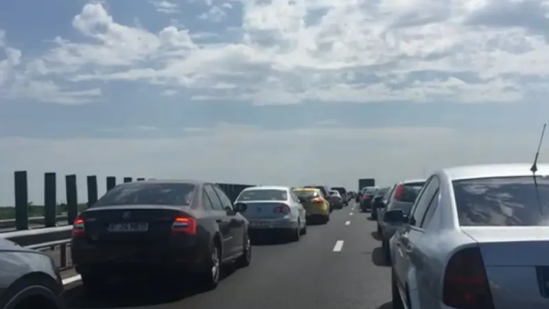 Trafic intens pe A2 spre București. Ce rute alternative se pot folosi/FOTO: Digi24