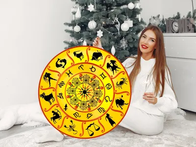 Horoscop 8 decembrie 2025 - Foto: Freepik, Pngwing.com (Imagine cu rol ilustrativ)