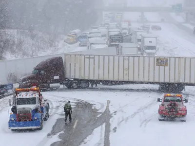 Carambol pe autostradă din cauza poleiului - Foto: Profimedia Images (Imagine cu rol ilustrativ)