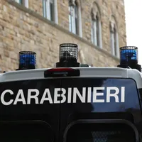 Hoț prins de poliție în timpul unui jaf pentru că s-a oprit să citească o carte. Ce a urmat? - Foto: Profimedia Images (imagine cu rol ilustrativ)