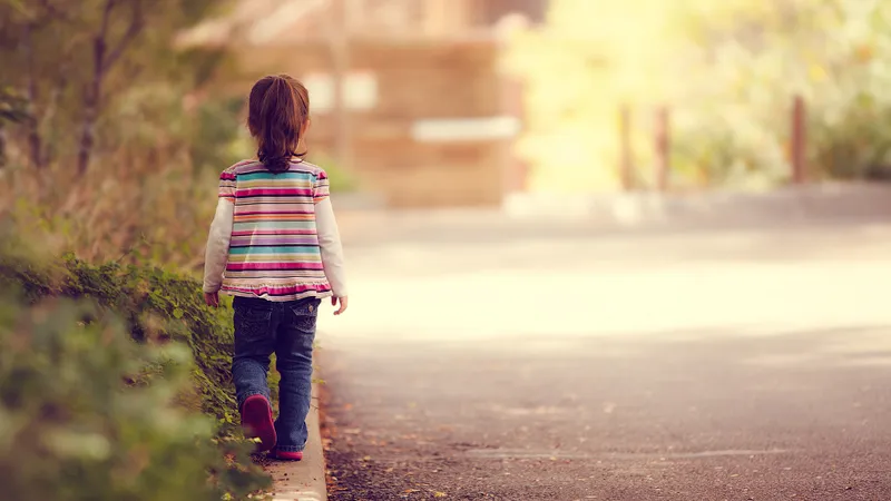 Copil de trei ani găsit singur pe stradă de un bărbat, Mama copilului îl căuta cu disperare - Foto: Profimedia / imagine rol ilustrativ