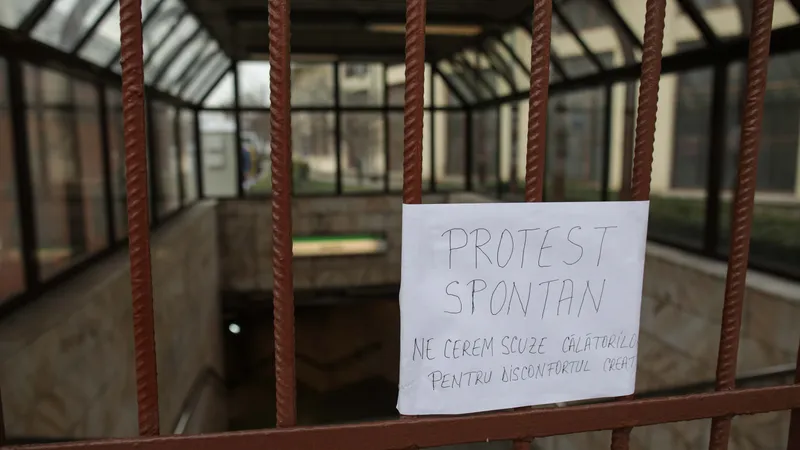 Protest spontan la metrou. / Foto: Inquam Photos, Octav Ganea