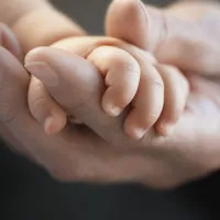 Câte ore petrec românii pe zi alături de cei dragi? Muncesc mult și neglijează viața de familie - Foto: Profimedia Images/ Imagine cu caracter ilustrativ