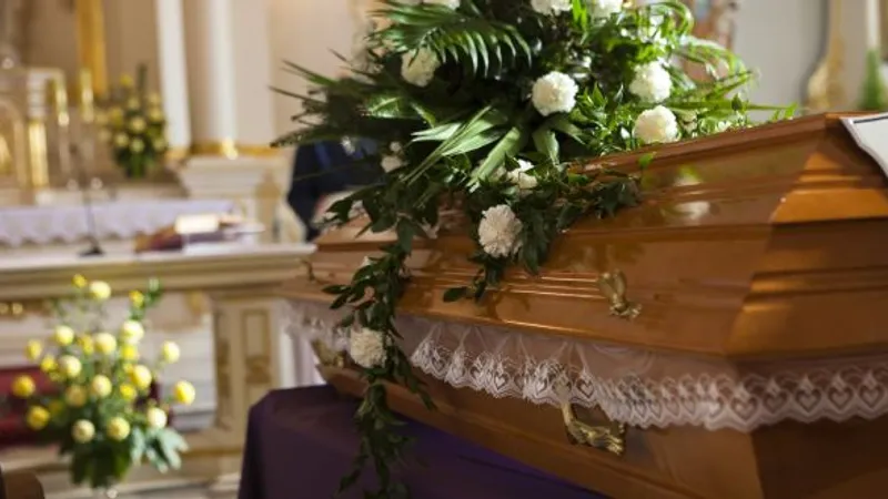 Un preot vorbește despre momentul în care au fost aduse 270 de scrie cu bolnavi COVID/FOTO: Getty