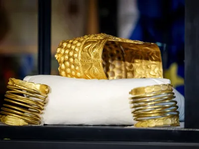 Coiful de la Coțofenești și 2 brățări dacice, returnate României - Foto: Profimedia Images