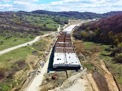Al 2-lea moment istoric pentru infrastructura rutieră din România, pe Autostrada Pitești-Sibiu - Foto: Facebook / Asociația Pro Infrastructură