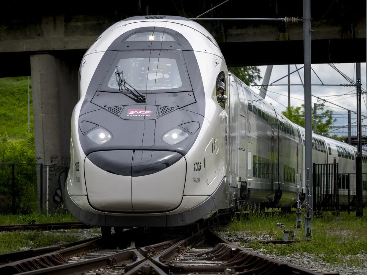 De la Paris la Munchen, 840 km, în sub 5 ore cu trenul. În România, nu faci București – Sibiu în timpul ăsta