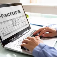 Ce se întâmplă cu  e-Factura, e-Transport şi e-TVA? Anunțul lui Marcel Ciolacu - Foto: keez.ro (rol ilustrativ)