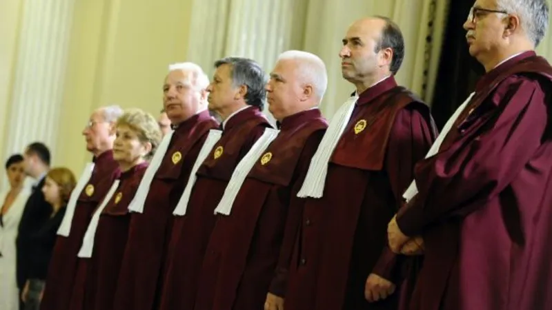 Complet de judecată - Foto: Ziarul Bursa