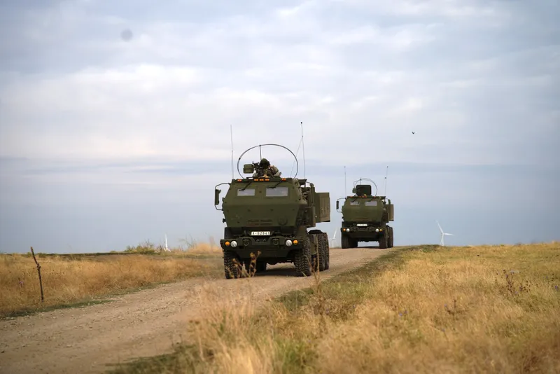 Militari români la antrenament