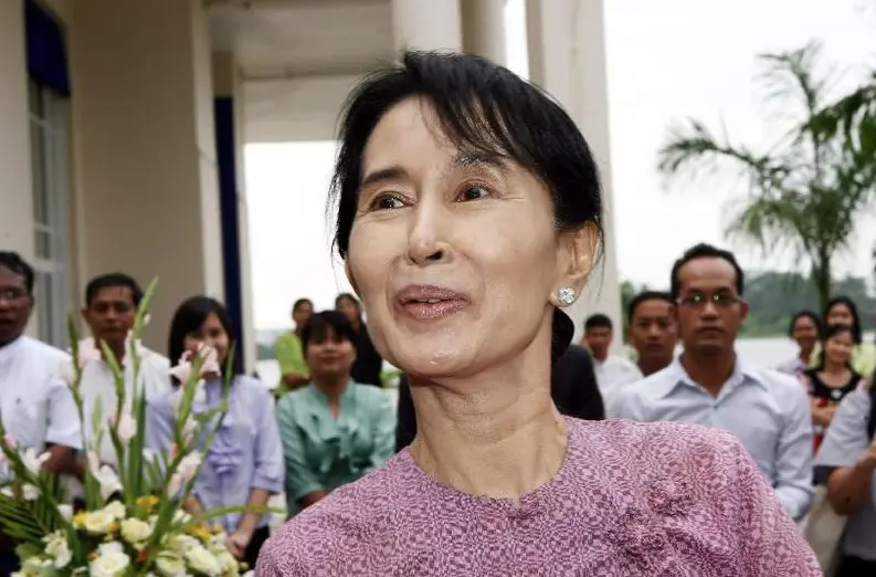 Aung San Suu Kyi, prima ieșire după înlăturarea de la putere prin lovitură de stat în Myanmar/FOTO: Agerpres