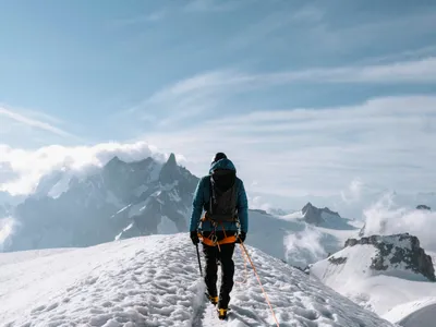 Cinci turiști au murit sub o avalanșă, în Alpii din nordul Italiei - Foto: Freepik (Imagine cu rol ilustrativ)