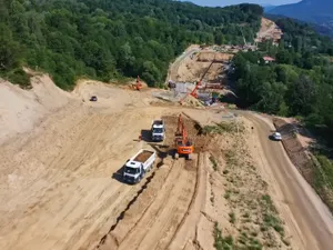 Imagini cu autostrada din România de 1,1 miliarde lei ca în Alpi, pe versanți. Gata în 2030? - Foto: Asociația Pro Infrastructură